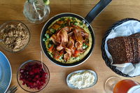 Æggekage og drikke ad libitum